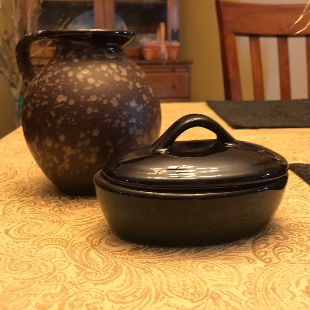 Ceramic vase/pitcher and serving dish